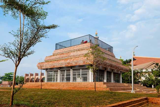 Piazza Alun-alun Kejaksan: un luogo di ritrovo tra bisogni mondani e spirituali