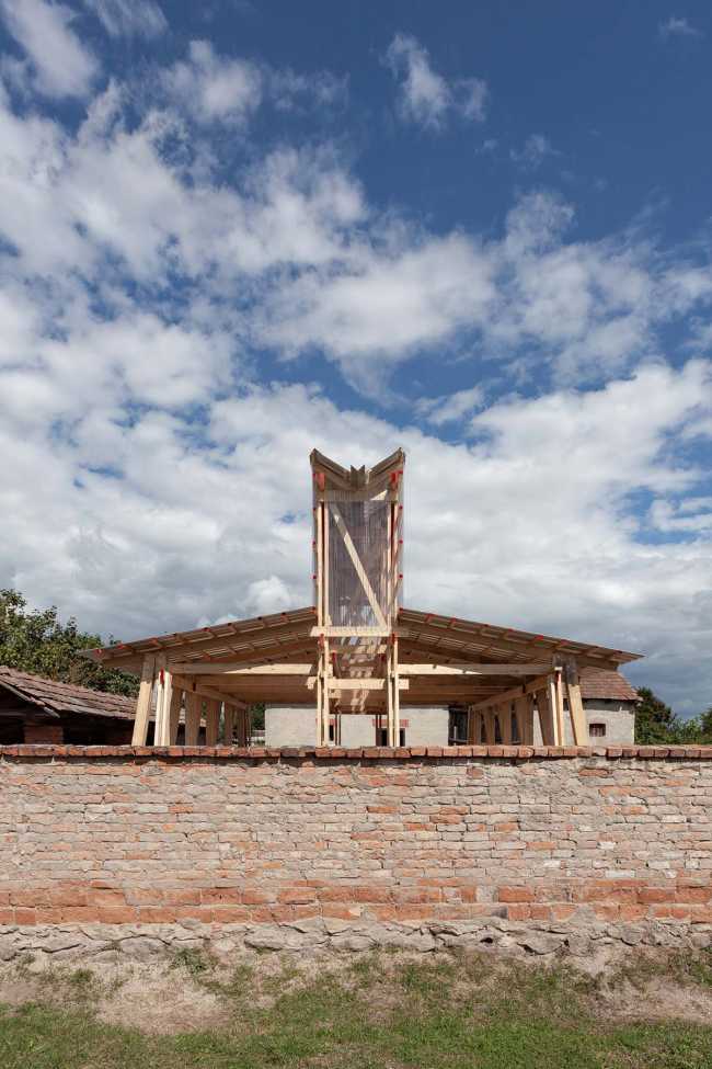 Light House un pabellón para la Field of Sparks Artweek en Hungría