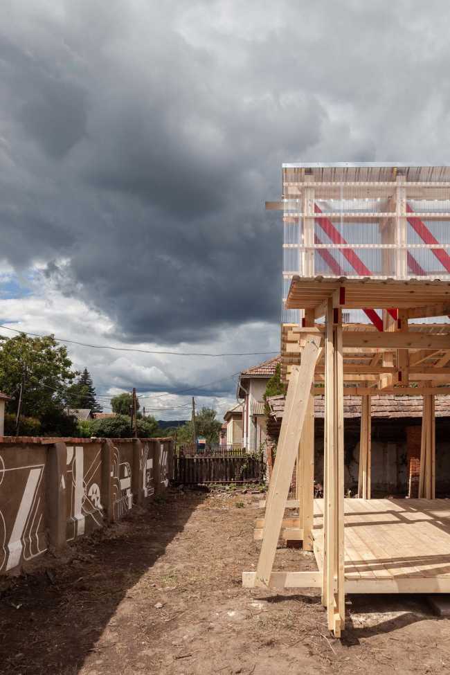 Light House un pabellón para la Field of Sparks Artweek en Hungría