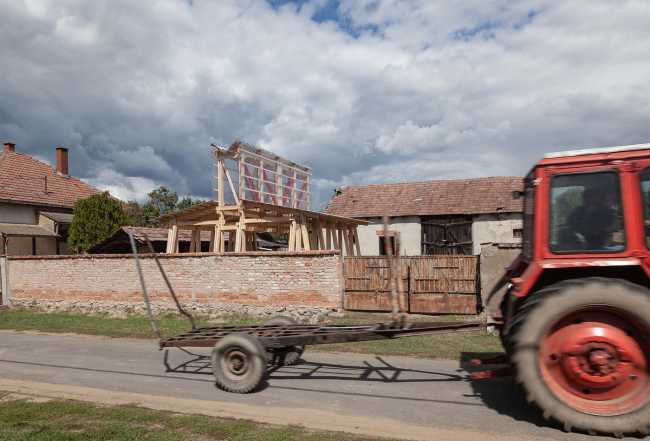 Light House un pabellón para la Field of Sparks Artweek en Hungría