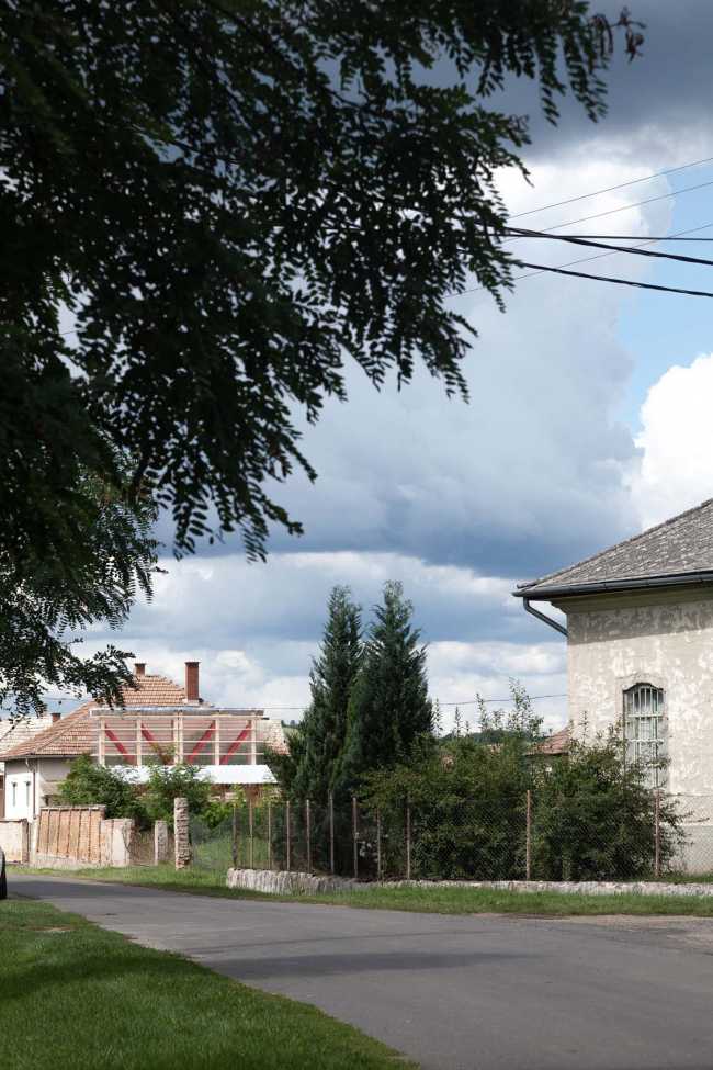 Light House un pabellón para la Field of Sparks Artweek en Hungría