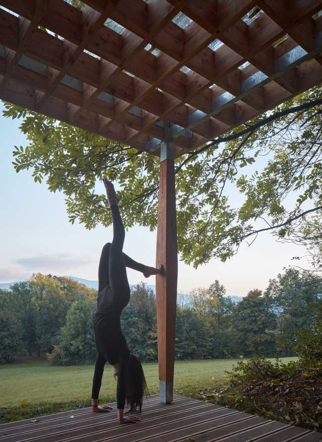 Arredo outdoor in legno incoraggia una vita sana e in armonia: gli Yogapoints