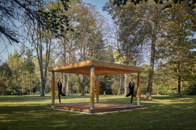 Arredo outdoor in legno incoraggia una vita sana e in armonia: gli Yogapoints