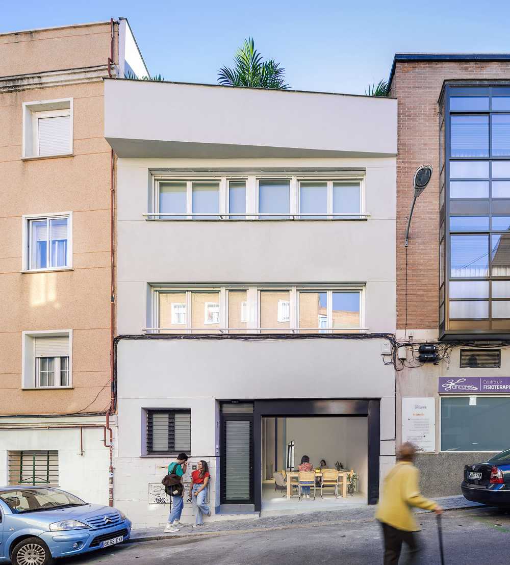 Dimension individuelle et dimension sociale: Dozen Doors, une cohabitation dans le quartier multiculturel de Madrid