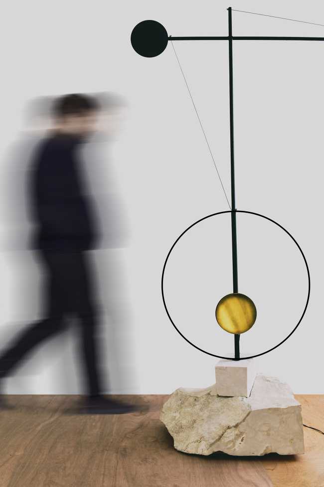 Gravita, an experience of space and light