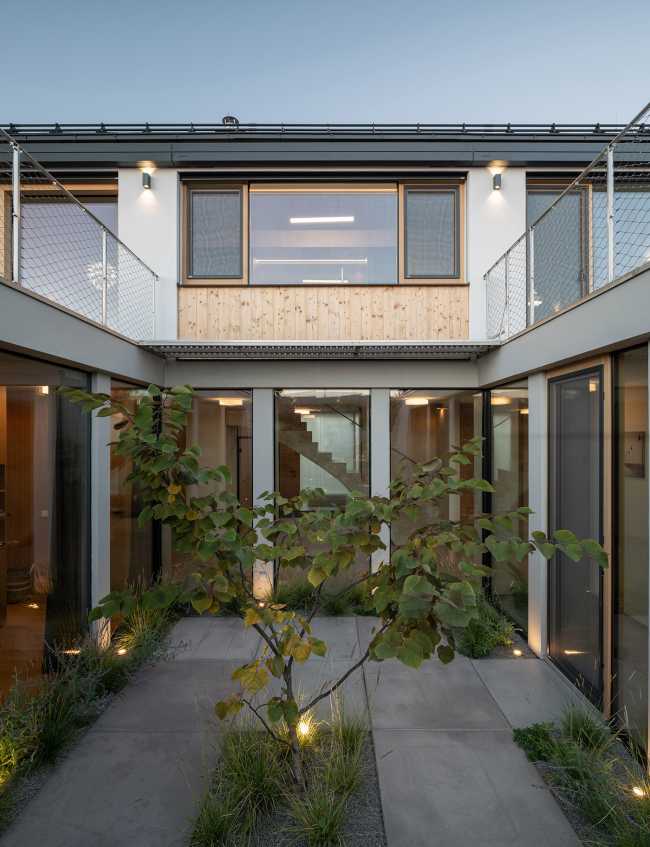 Casa familiar con jardín, el espacio exterior como extensión de la casa