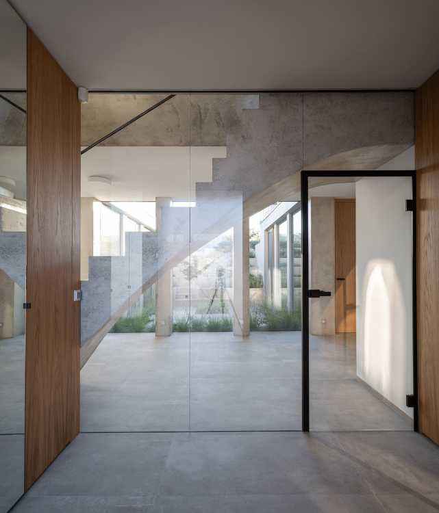 Casa familiar con jardín, el espacio exterior como extensión de la casa