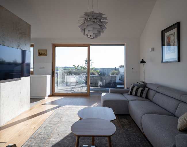 Casa familiar con jardín, el espacio exterior como extensión de la casa