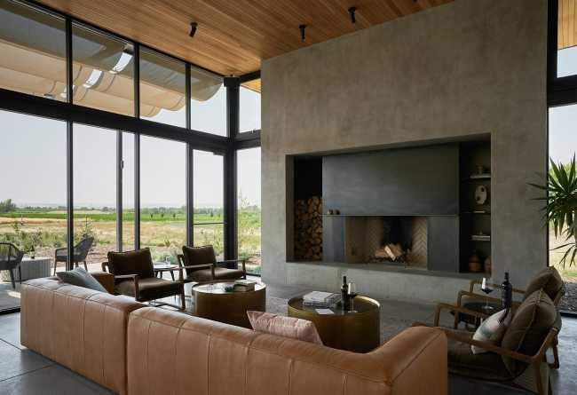 Wine tasting lounge and wine garden Alton Wines: a design that is sensitive to the natural landscape in Washington's countryside