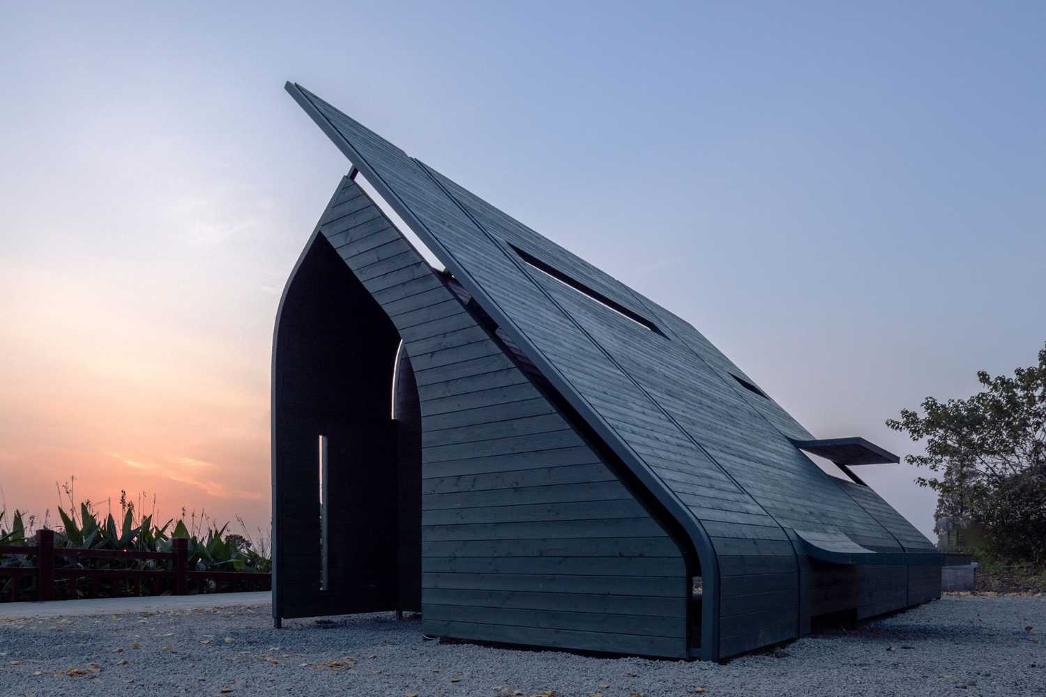 Un pavillon en bois comme expérience pour un espace archétypal