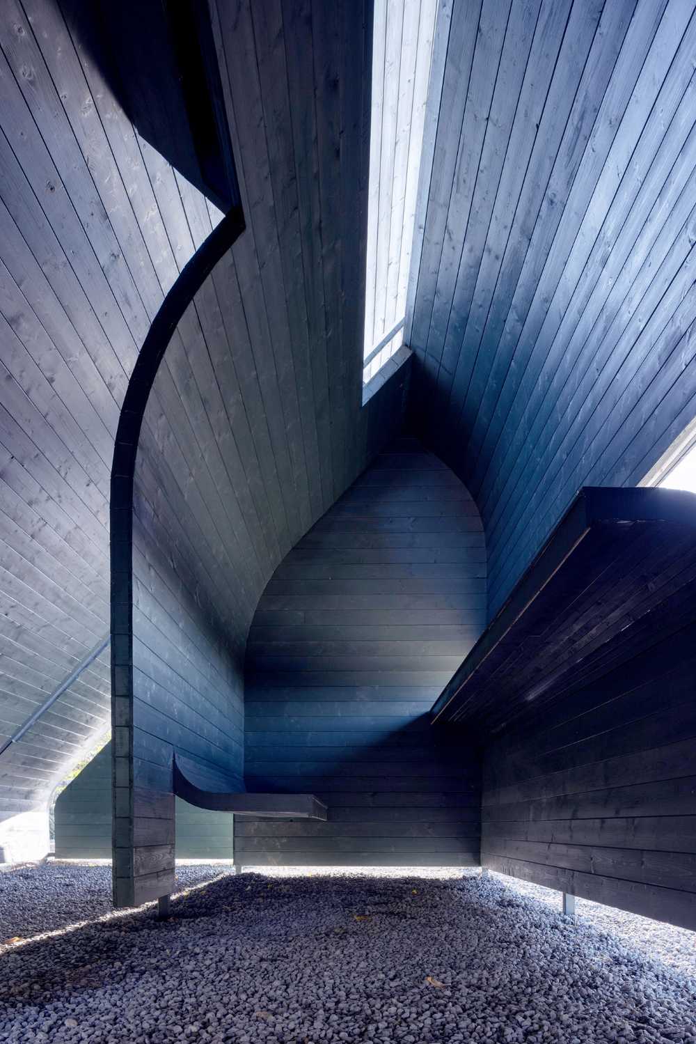 Pabellón de madera experimental para un espacio arquetípico