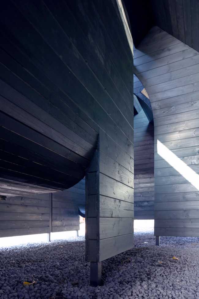 A wood pavilion as an experiment for an archetypal space