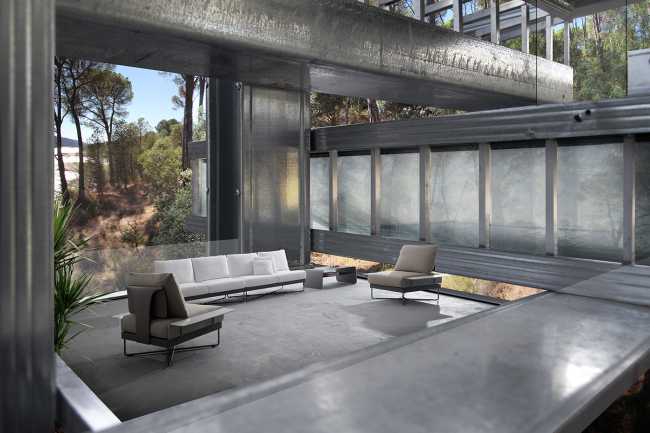 Una cascada de espacios acomodados a lo largo de la pendiente para la Zig Zag House