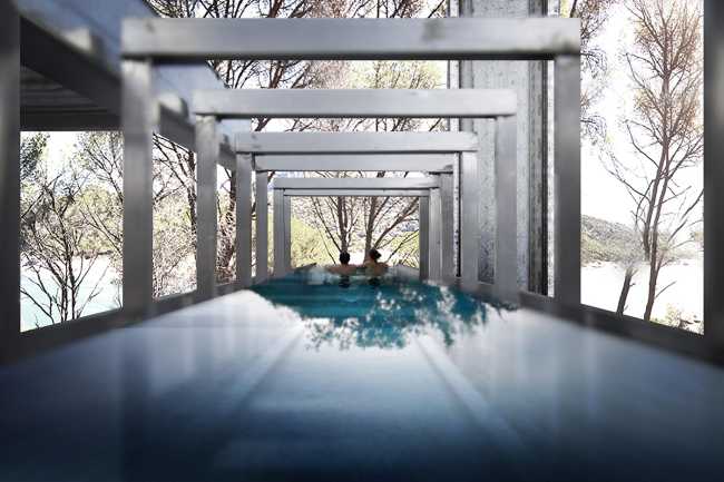 Una cascada de espacios acomodados a lo largo de la pendiente para la Zig Zag House