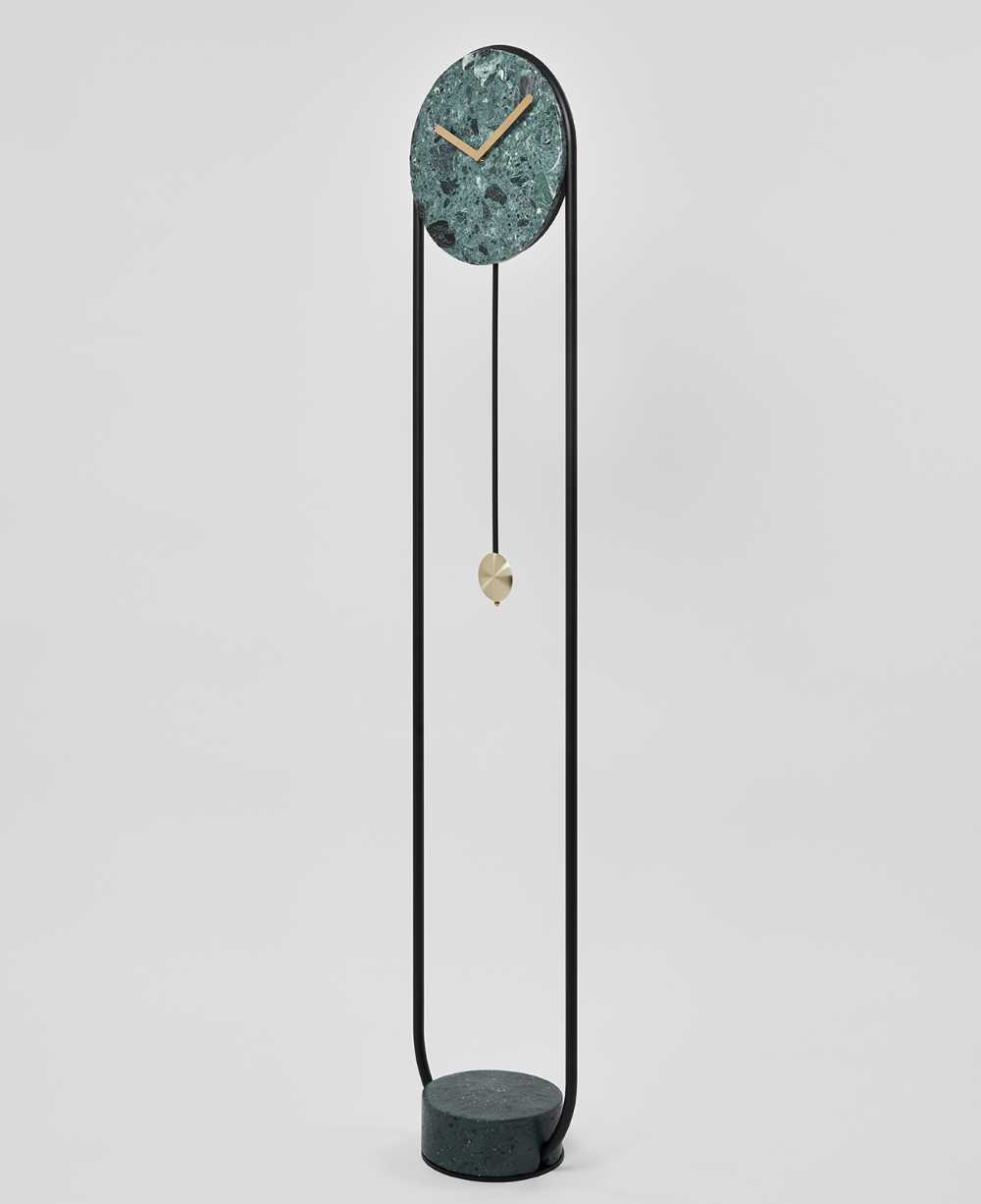 Totem, el reloj de péndulo que se adapta a la vida contemporánea