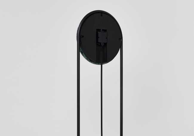 Totem, the pendulum clock that fits into contemporary living
