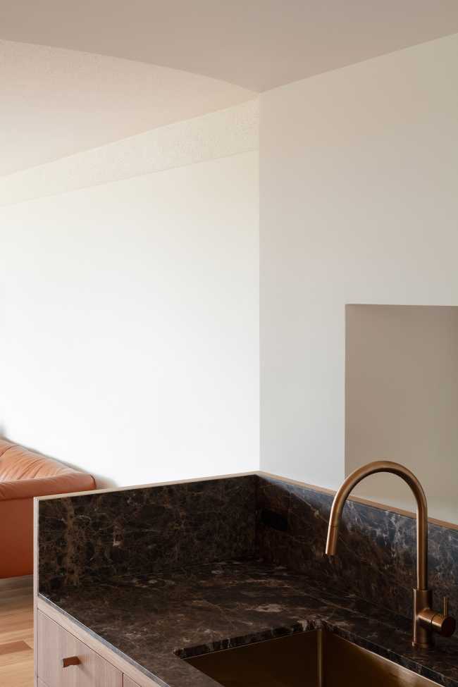 MB apartment, an impressive transformation with minimal interventions