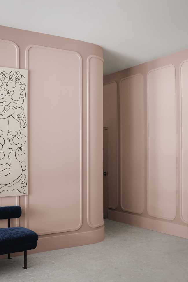 Nuevo hall para el Plaza Hutchison: un extravagante moodboard da la bienvenida a los jóvenes universitarios a su residencia