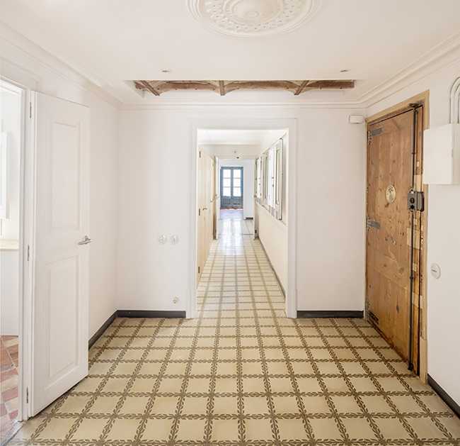 27+14 treasures resurfaced from 1872 building on Montcada Street in Barcelona