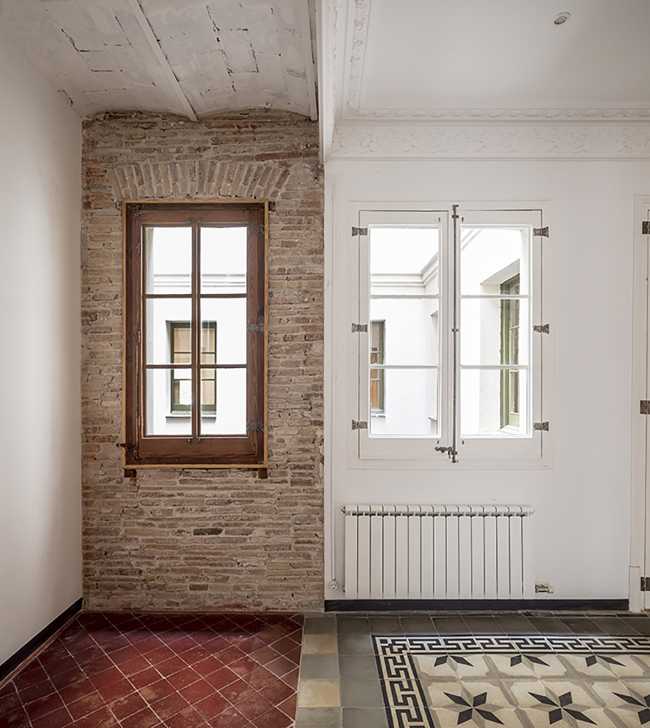 27+14 treasures resurfaced from 1872 building on Montcada Street in Barcelona