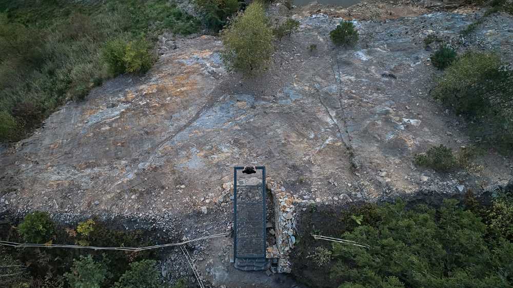 Hikes above the Horní Bečva quarry in order to encompass the drama of the surroundings