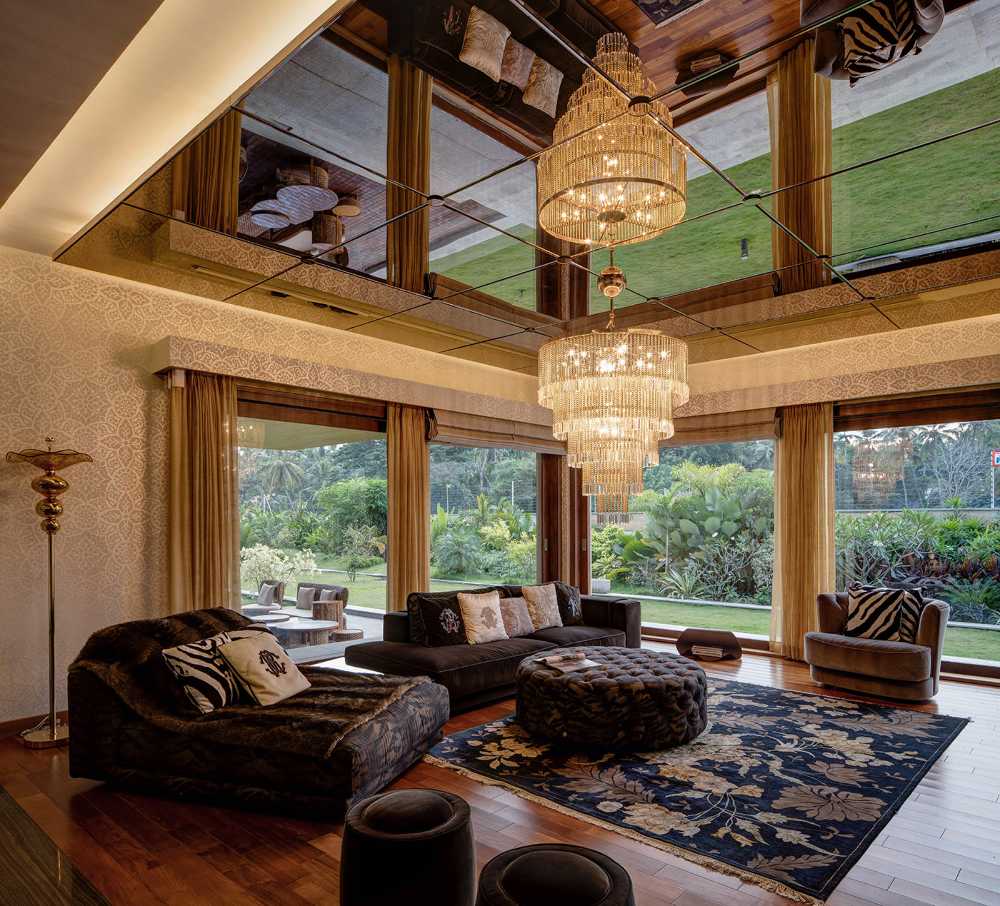 The Monsoon House in Thrissur, India. A theatrical connection between space and time