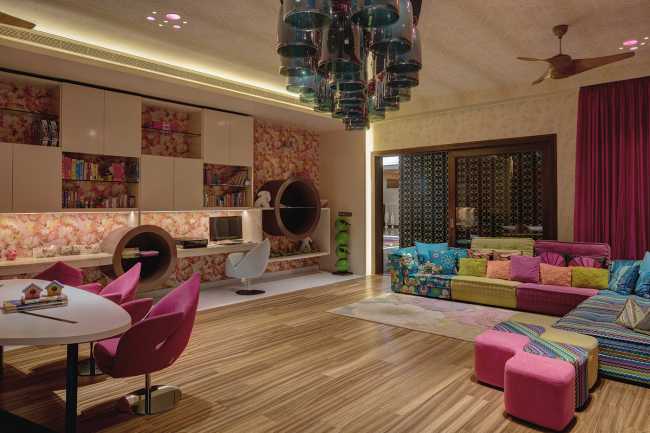 The Monsoon House in Thrissur, India. A theatrical connection between space and time