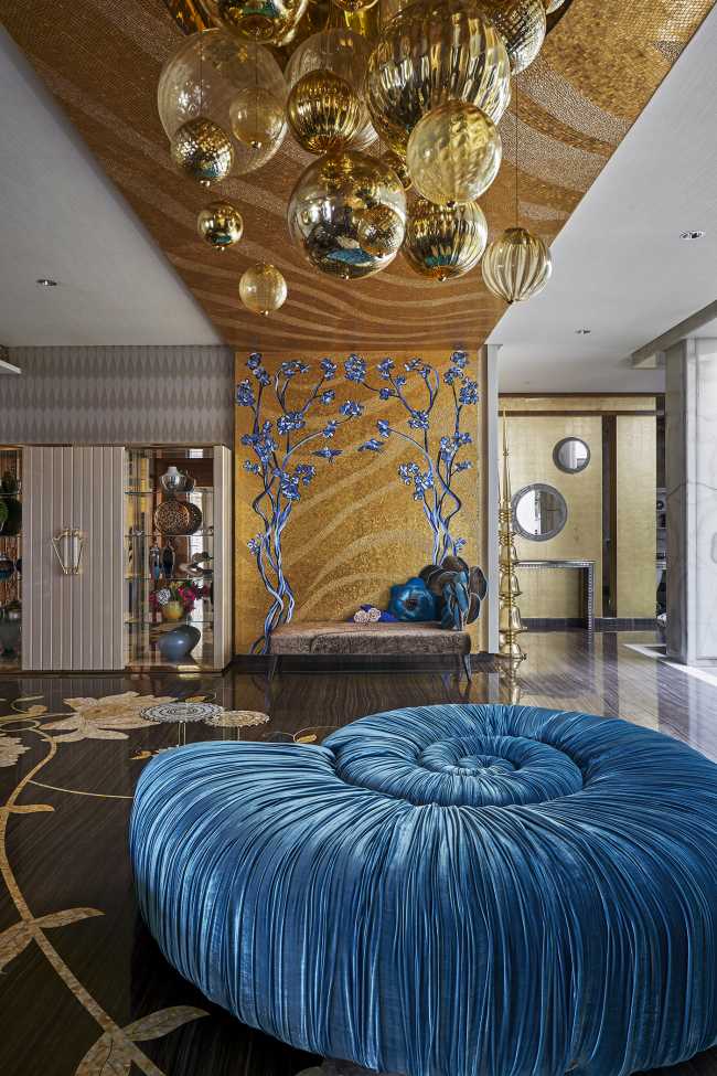 The Monsoon House in Thrissur, India. A theatrical connection between space and time