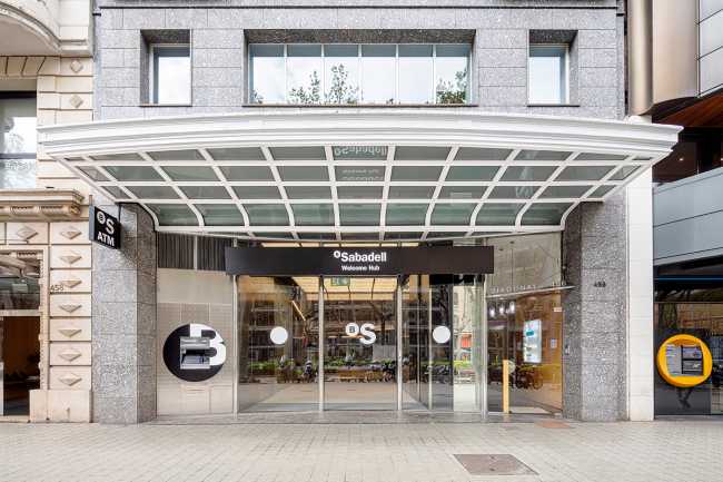 BS Welcome Hub, tra astrazione ed espressionismo