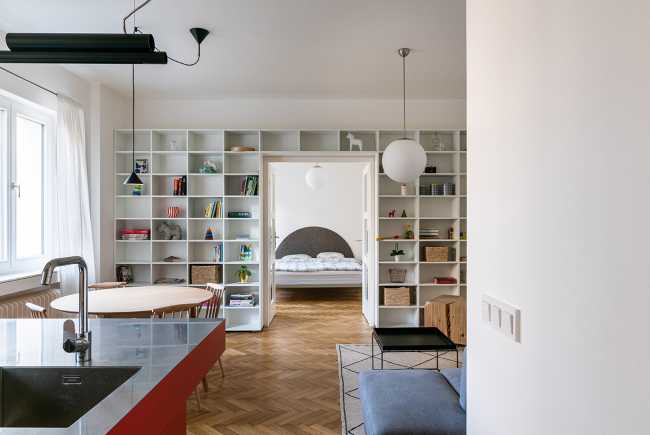 The renovation of the Apartment H in Bratislava's Old Town. A rational layout and a contrast between the white and the primary colors