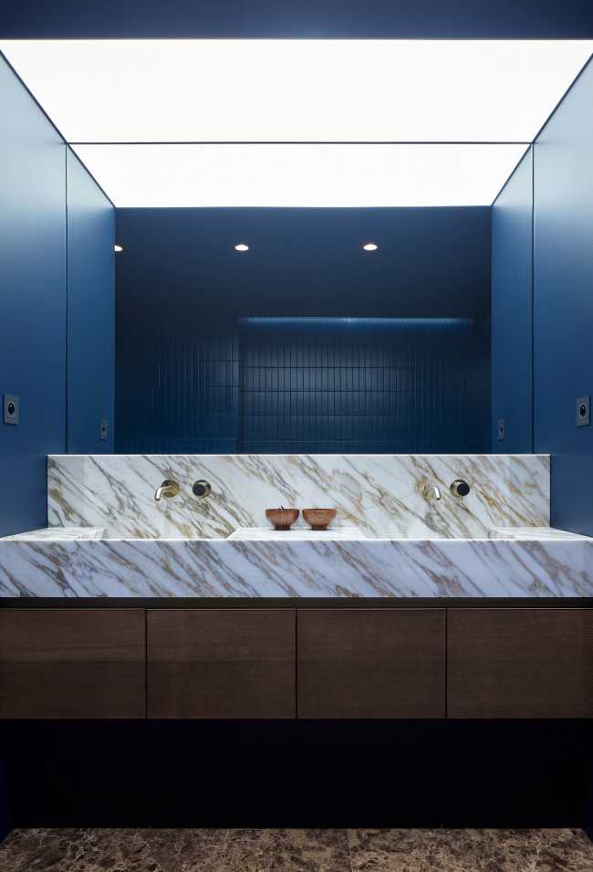 077 Residence, ristrutturazione di un ampio appartamento nel cuore di Praga. Moodboard ricca e dettagli raffinati