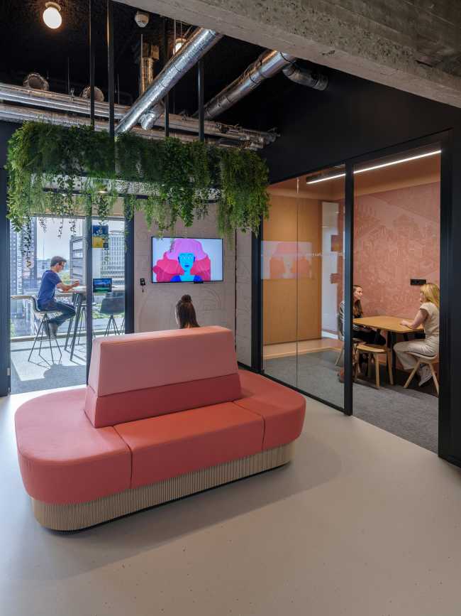 The restoration of an architecturally valuable building for the new headquarters of Unilever Benelux in the heart of Rotterdam