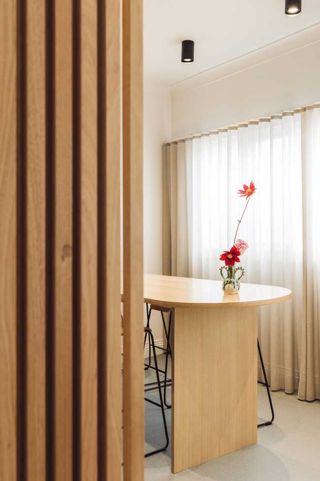 A quiet psychology practice in Tasmania. Peaceful light and a sense of welcome underpin the therapy as much as the space that houses it