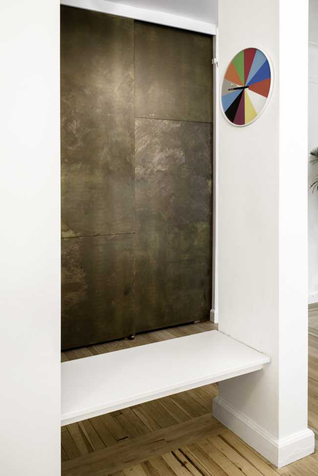 Rénovation de l'intérieur d'un appartement à New York. Récupération des éléments d'origine des années 30 et nouvelle conception de l'espace.