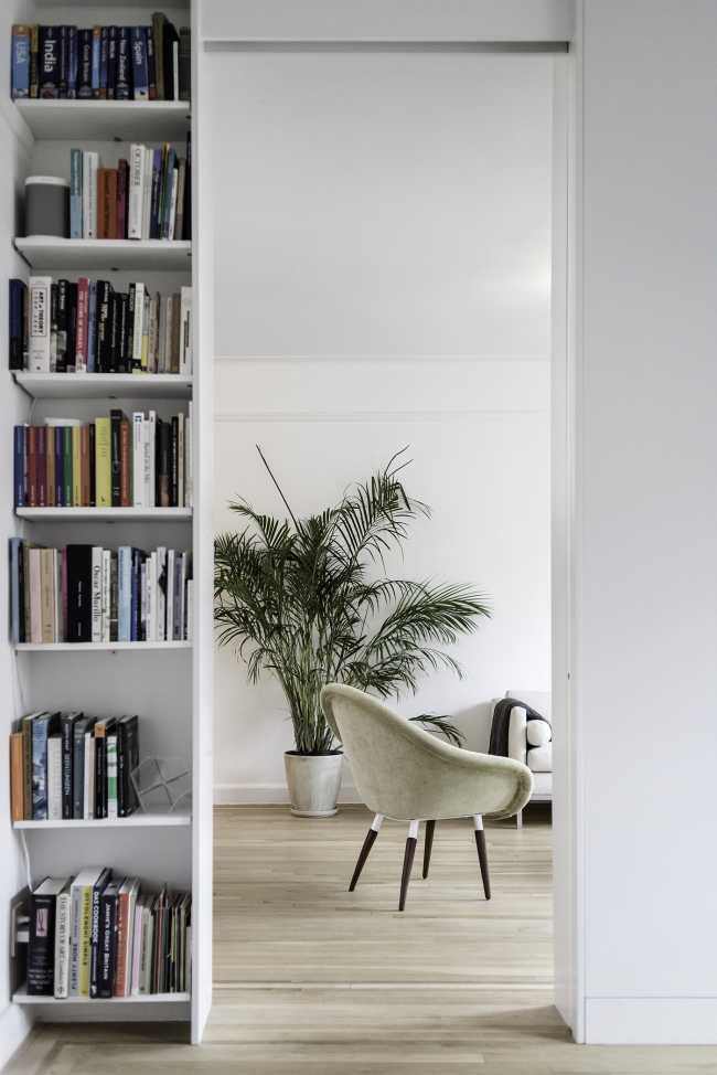 Rénovation intérieure d'un appartement à New York. Récupération des éléments d'origine des années 30 et nouvelle conception de l'espace.