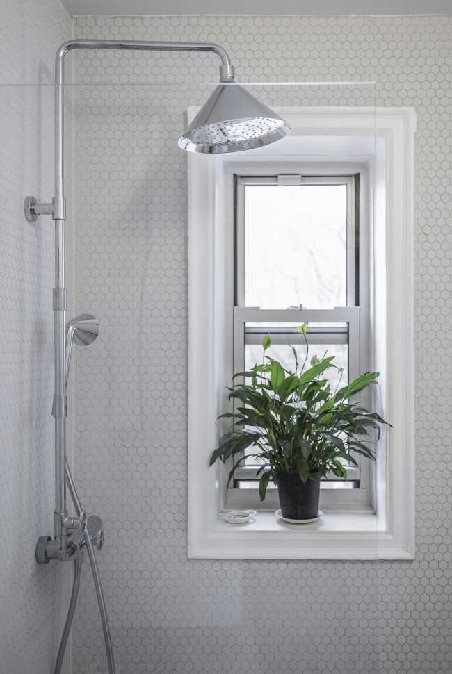 Rénovation intérieure d'un appartement à New York. Récupération des éléments d'origine des années 30 et nouvelle conception de l'espace.