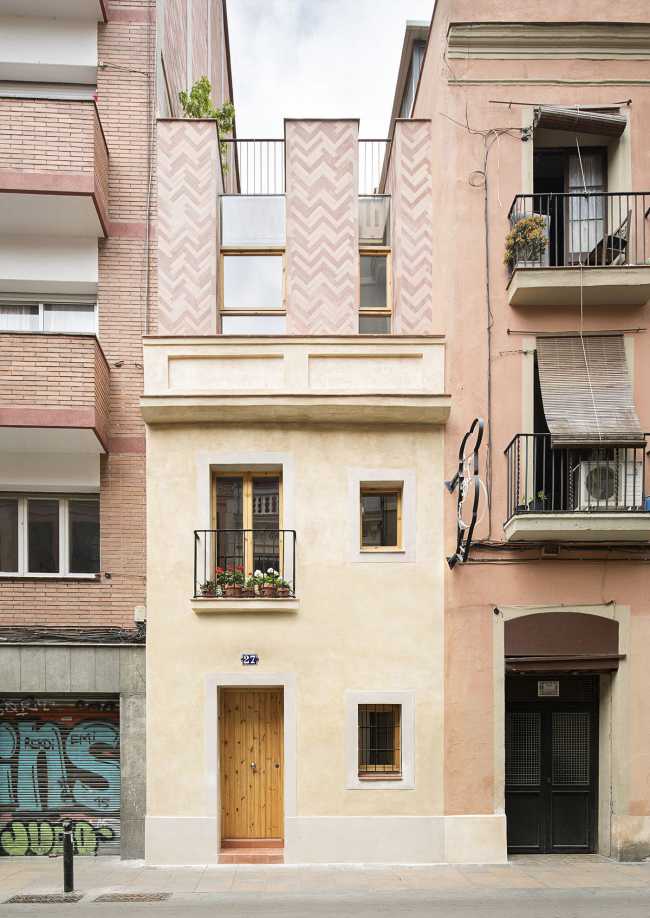 Renovación total de Asturias, una casa de ciudad única entre la tradición y la elegancia moderna