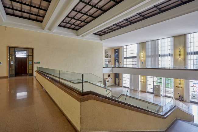 Palazzo di Giustizia di Milano. 1 km di balaustre per gli interventi di adeguamento di tutti i corpi scala