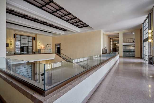 Palazzo di Giustizia di Milano. 1 km di balaustre per gli interventi di adeguamento di tutti i corpi scala