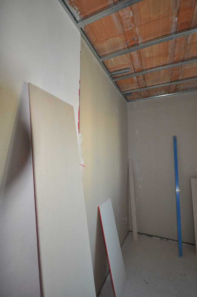 Complesso nzeb “residenze nel blu di dipinto di blu” di piacenza. l’innovazione del sistema a secco per l’isolamento acustico