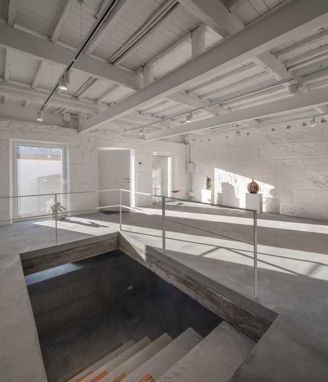 Casa para un artista. Un lugar de trabajo y descanso, esculpido por el deseo y el ingenio