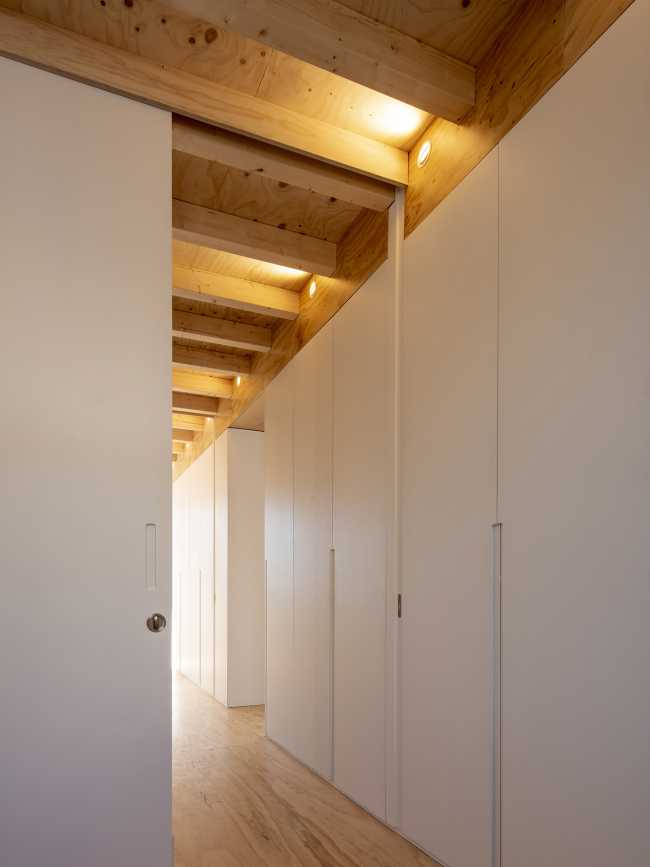 Casa para un artista. Un lugar de trabajo y descanso, esculpido por el deseo y el ingenio