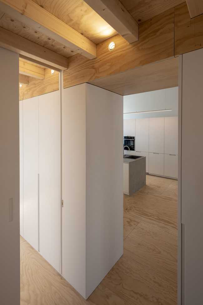 Casa para un artista. Un lugar de trabajo y descanso, esculpido por el deseo y el ingenio