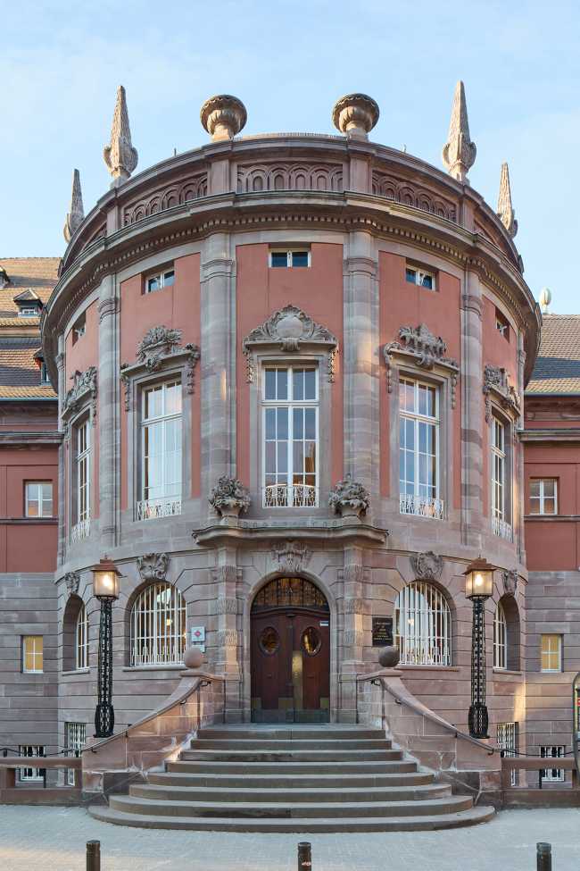 Recalificación de los Baños municipales de Estrasburgo. Delicado equilibrio entre un espacio histórico icónico y las exigencias de la modernidad