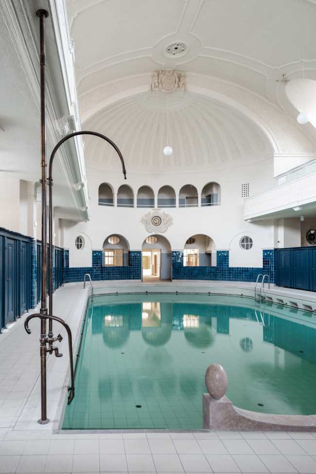 Recalificación de los Baños municipales de Estrasburgo. Delicado equilibrio entre un espacio histórico icónico y las exigencias de la modernidad