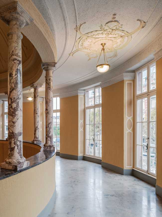 Recalificación de los Baños municipales de Estrasburgo. Delicado equilibrio entre un espacio histórico icónico y las exigencias de la modernidad