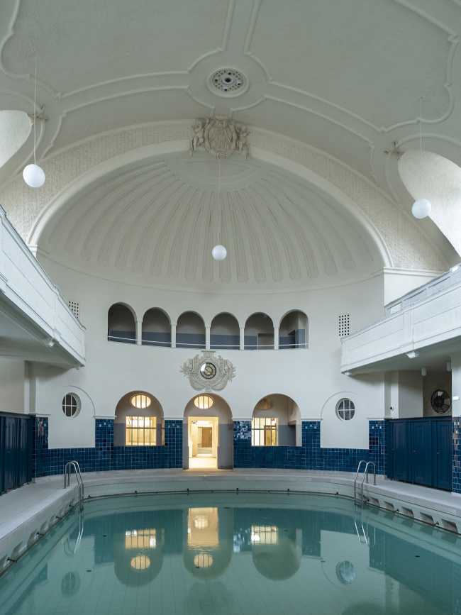 Recalificación de los Baños municipales de Estrasburgo. Delicado equilibrio entre un espacio histórico icónico y las exigencias de la modernidad