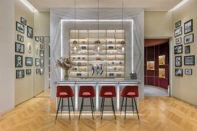 A new Delvaux boutique in the Dubai Mall. The iconic leather goods land in the Middle East with an unprecedented aesthetic of elegance