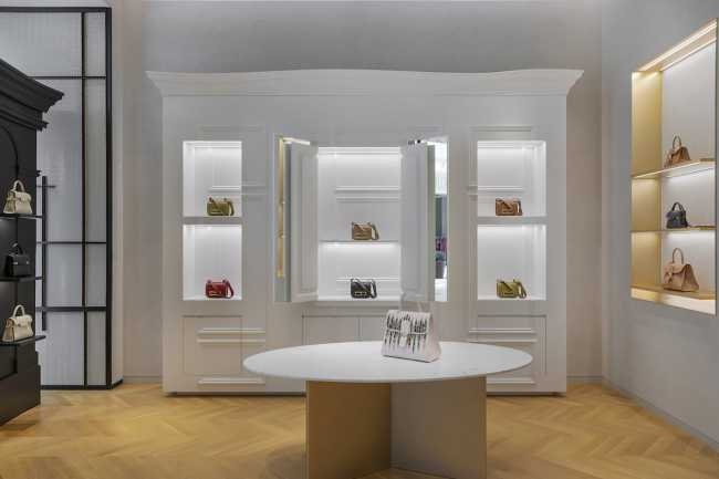 A new Delvaux boutique in the Dubai Mall. The iconic leather goods land in the Middle East with an unprecedented aesthetic of elegance
