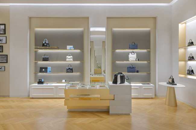 A new Delvaux boutique in the Dubai Mall. The iconic leather goods land in the Middle East with an unprecedented aesthetic of elegance